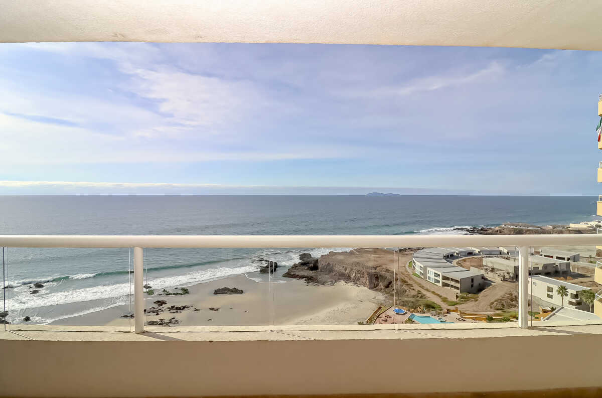Ocean breeze, beach access, 2-bedroom condo, 12th floor