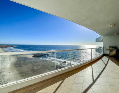 Beachfront Apartment, 10min from Downtown, 2 bedrooms, 11th floor